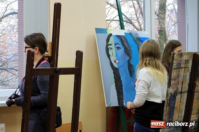 Zdjęcie w galerii na portalu naszraciborz.pl: Młodzież bytomskiego technikum zainteresowana studiami w Raciborzu  wiadomości z regionu