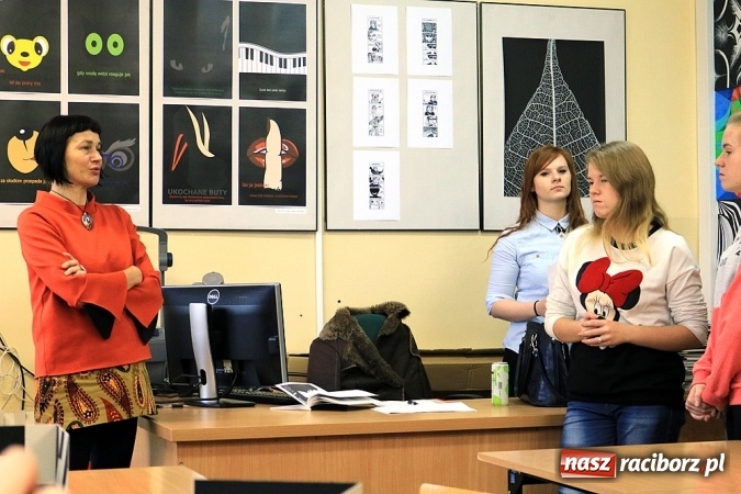 Zdjęcie w galerii na portalu naszraciborz.pl: Młodzież bytomskiego technikum zainteresowana studiami w Raciborzu  wiadomości z regionu