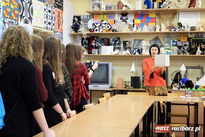 Zdjęcie w galerii na portalu naszraciborz.pl: Młodzież bytomskiego technikum zainteresowana studiami w Raciborzu  wiadomości z regionu