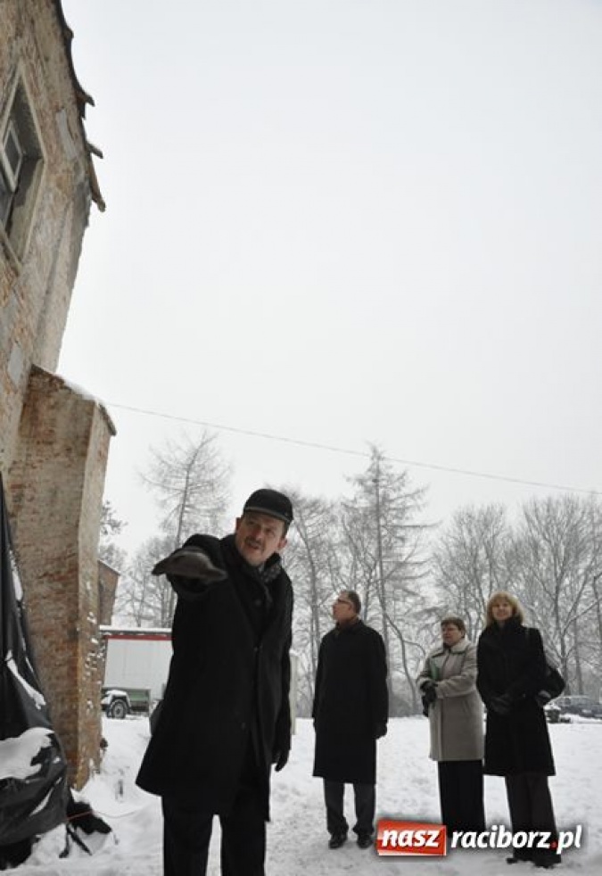 Zdjęcie w galerii na portalu naszraciborz.pl: Starosta namawia komitet do hojności wiadomości z regionu