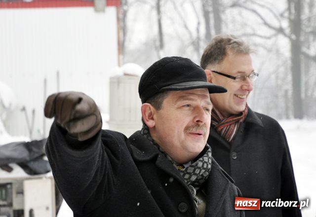 Zdjęcie w galerii na portalu naszraciborz.pl: Starosta namawia komitet do hojności wiadomości z regionu