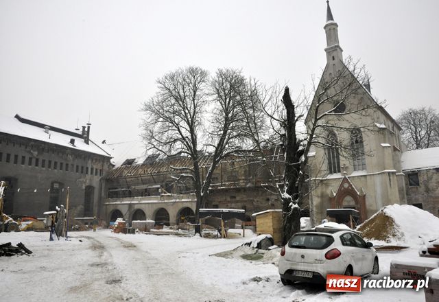 Zdjęcie w galerii na portalu naszraciborz.pl: Starosta namawia komitet do hojności wiadomości z regionu