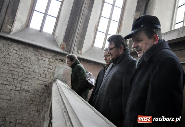 Zdjęcie w galerii na portalu naszraciborz.pl: Starosta namawia komitet do hojności wiadomości z regionu