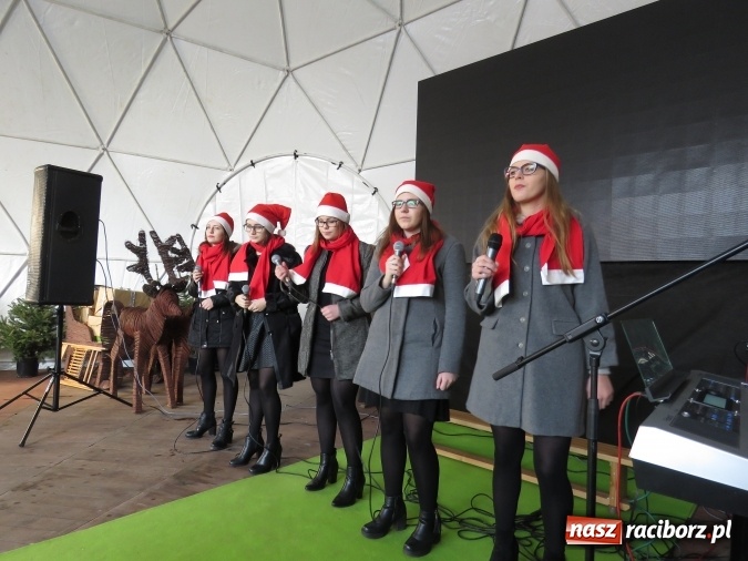 Zdjęcie w galerii na portalu naszraciborz.pl: Towarzystwo Społeczno-Kulturalne Niemców Województwa Śląskiego na raciborskim jarmarku wiadomości z regionu