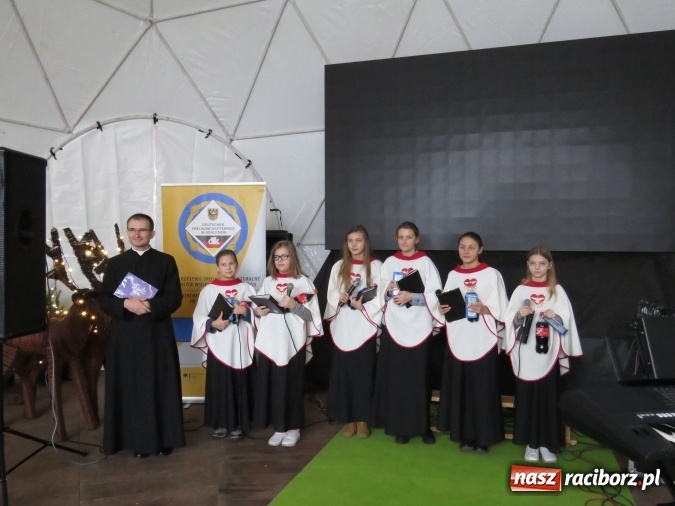 Zdjęcie w galerii na portalu naszraciborz.pl: Towarzystwo Społeczno-Kulturalne Niemców Województwa Śląskiego na raciborskim jarmarku wiadomości z regionu