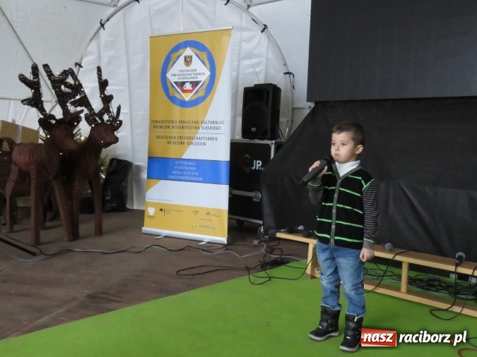 Zdjęcie w galerii na portalu naszraciborz.pl: Towarzystwo Społeczno-Kulturalne Niemców Województwa Śląskiego na raciborskim jarmarku wiadomości z regionu