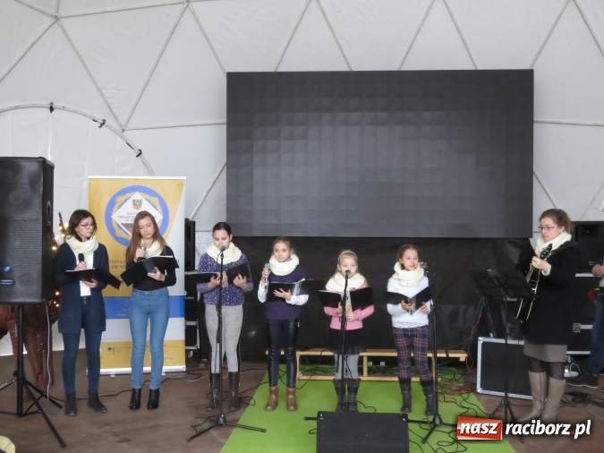 Zdjęcie w galerii na portalu naszraciborz.pl: Towarzystwo Społeczno-Kulturalne Niemców Województwa Śląskiego na raciborskim jarmarku wiadomości z regionu