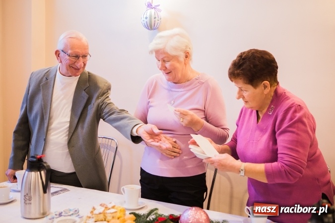 Zdjęcie w galerii na portalu naszraciborz.pl: Wigilia seniorów w klubie przy Staszica wiadomości z regionu