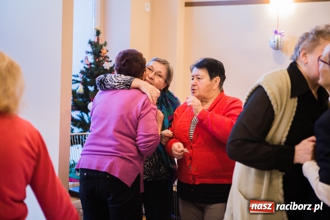 Zdjęcie w galerii na portalu naszraciborz.pl: Wigilia seniorów w klubie przy Staszica wiadomości z regionu