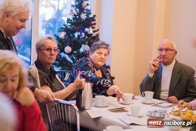Zdjęcie w galerii na portalu naszraciborz.pl: Wigilia seniorów w klubie przy Staszica wiadomości z regionu