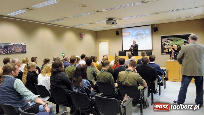 Zdjęcie w galerii na portalu naszraciborz.pl: Uczennice Liceum Plastycznego z Raciborza w Brukseli  wiadomości z regionu