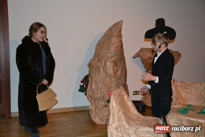 Zdjęcie w galerii na portalu naszraciborz.pl: Świąteczny wieczór z MDK na Zamku Piastowskim za nami  wiadomości z regionu