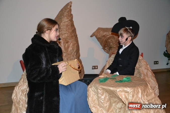 Zdjęcie w galerii na portalu naszraciborz.pl: Świąteczny wieczór z MDK na Zamku Piastowskim za nami  wiadomości z regionu