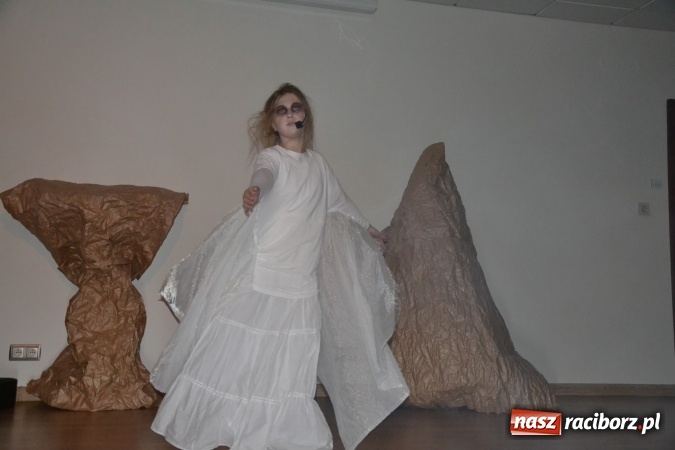 Zdjęcie w galerii na portalu naszraciborz.pl: Świąteczny wieczór z MDK na Zamku Piastowskim za nami  wiadomości z regionu