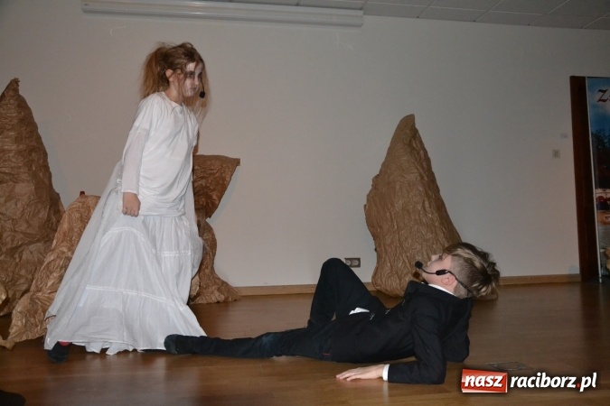 Zdjęcie w galerii na portalu naszraciborz.pl: Świąteczny wieczór z MDK na Zamku Piastowskim za nami  wiadomości z regionu