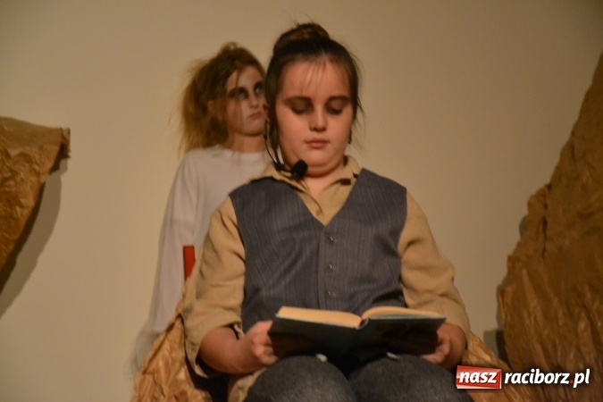 Zdjęcie w galerii na portalu naszraciborz.pl: Świąteczny wieczór z MDK na Zamku Piastowskim za nami  wiadomości z regionu