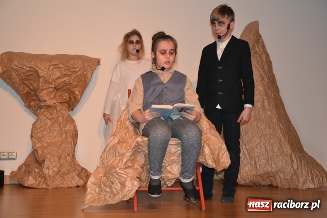 Zdjęcie w galerii na portalu naszraciborz.pl: Świąteczny wieczór z MDK na Zamku Piastowskim za nami  wiadomości z regionu