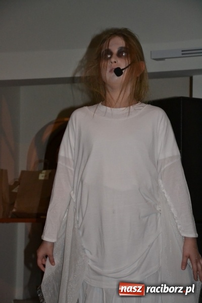 Zdjęcie w galerii na portalu naszraciborz.pl: Świąteczny wieczór z MDK na Zamku Piastowskim za nami  wiadomości z regionu