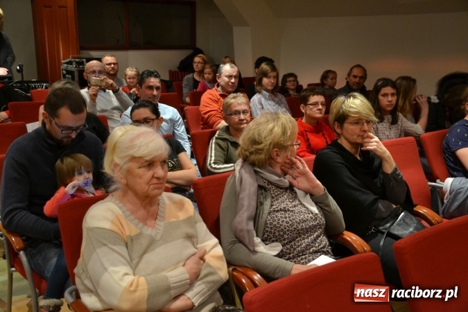Zdjęcie w galerii na portalu naszraciborz.pl: Świąteczny wieczór z MDK na Zamku Piastowskim za nami  wiadomości z regionu