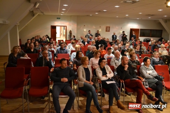 Zdjęcie w galerii na portalu naszraciborz.pl: Świąteczny wieczór z MDK na Zamku Piastowskim za nami  wiadomości z regionu