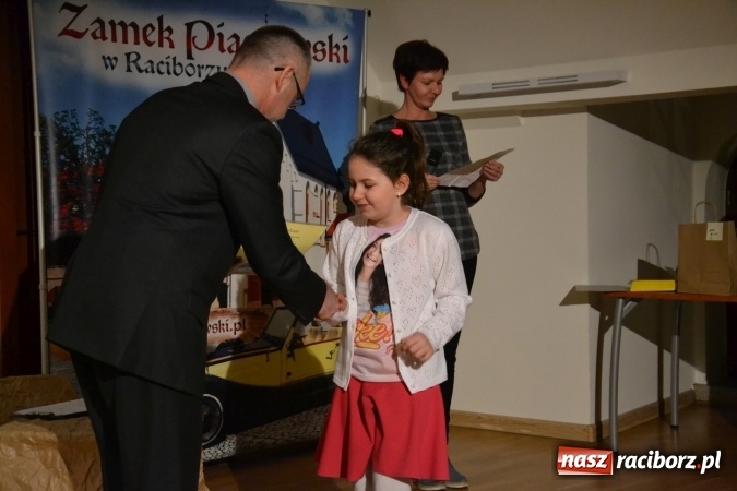 Zdjęcie w galerii na portalu naszraciborz.pl: Świąteczny wieczór z MDK na Zamku Piastowskim za nami  wiadomości z regionu