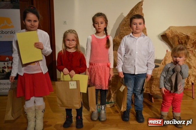 Zdjęcie w galerii na portalu naszraciborz.pl: Świąteczny wieczór z MDK na Zamku Piastowskim za nami  wiadomości z regionu