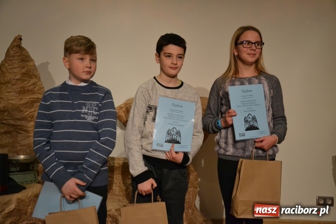 Zdjęcie w galerii na portalu naszraciborz.pl: Świąteczny wieczór z MDK na Zamku Piastowskim za nami  wiadomości z regionu