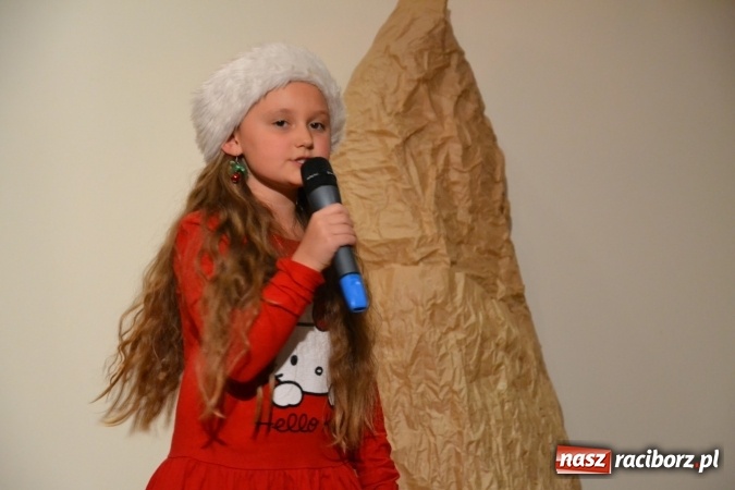 Zdjęcie w galerii na portalu naszraciborz.pl: Świąteczny wieczór z MDK na Zamku Piastowskim za nami  wiadomości z regionu