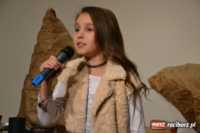 Zdjęcie w galerii na portalu naszraciborz.pl: Świąteczny wieczór z MDK na Zamku Piastowskim za nami  wiadomości z regionu