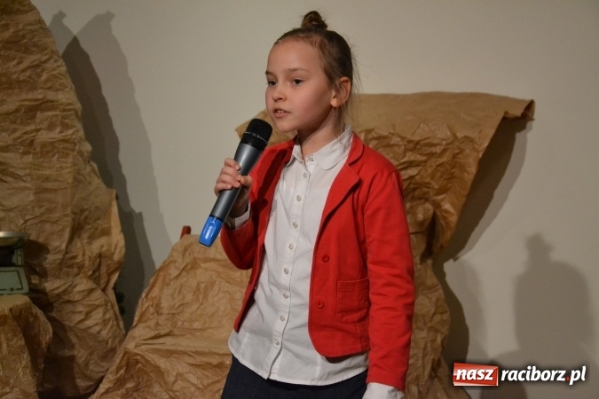 Zdjęcie w galerii na portalu naszraciborz.pl: Świąteczny wieczór z MDK na Zamku Piastowskim za nami  wiadomości z regionu