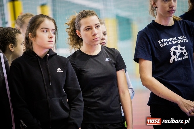 Zdjęcie w galerii na portalu naszraciborz.pl: Turniej w piłce siatkowej młodziczek w Krzanowicach wiadomości z regionu