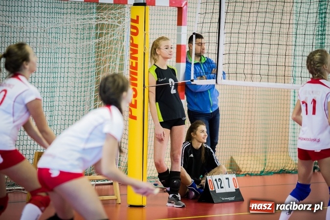 Zdjęcie w galerii na portalu naszraciborz.pl: Turniej w piłce siatkowej młodziczek w Krzanowicach wiadomości z regionu