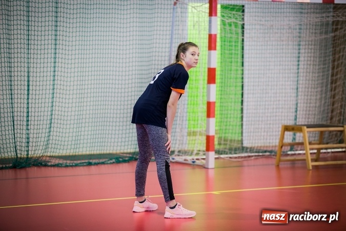 Zdjęcie w galerii na portalu naszraciborz.pl: Turniej w piłce siatkowej młodziczek w Krzanowicach wiadomości z regionu