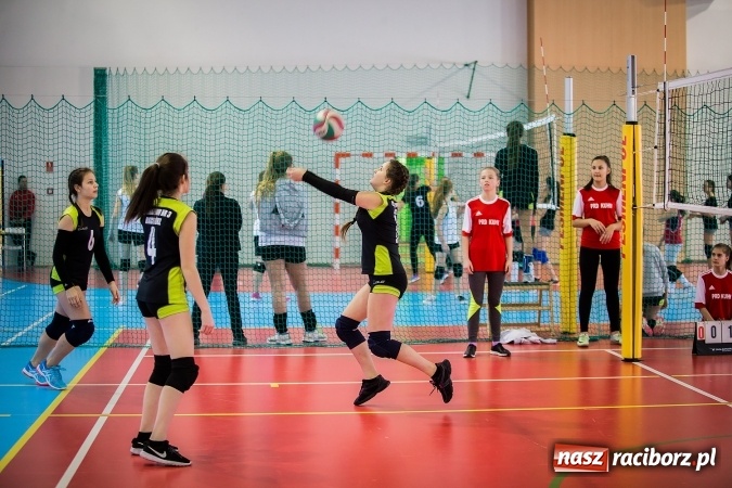 Zdjęcie w galerii na portalu naszraciborz.pl: Turniej w piłce siatkowej młodziczek w Krzanowicach wiadomości z regionu