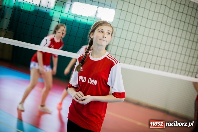 Zdjęcie w galerii na portalu naszraciborz.pl: Turniej w piłce siatkowej młodziczek w Krzanowicach wiadomości z regionu