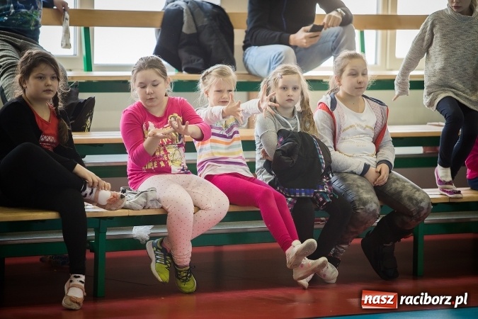 Zdjęcie w galerii na portalu naszraciborz.pl: Turniej w piłce siatkowej młodziczek w Krzanowicach wiadomości z regionu