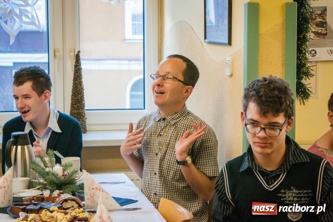 Zdjęcie w galerii na portalu naszraciborz.pl: Wigilia w raciborskich Warsztatach Terapii Zajęciowej wiadomości z regionu