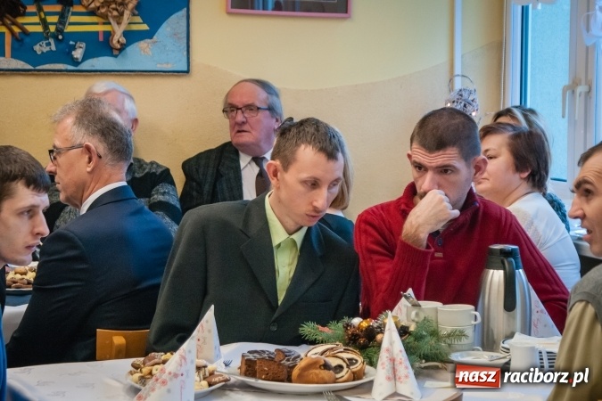 Zdjęcie w galerii na portalu naszraciborz.pl: Wigilia w raciborskich Warsztatach Terapii Zajęciowej wiadomości z regionu