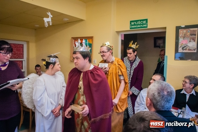 Zdjęcie w galerii na portalu naszraciborz.pl: Wigilia w raciborskich Warsztatach Terapii Zajęciowej wiadomości z regionu