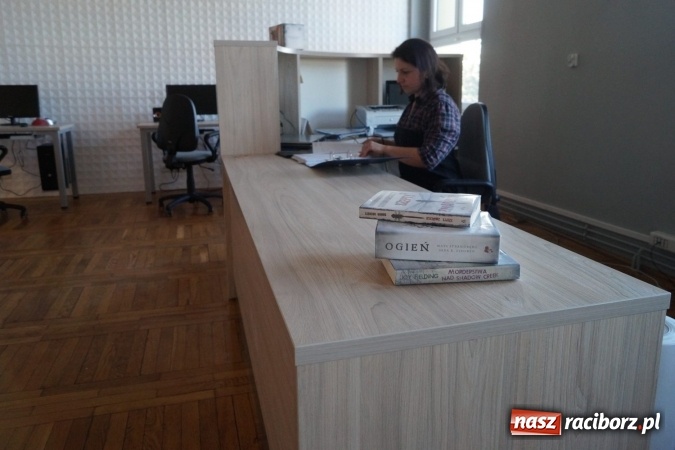 Zdjęcie w galerii na portalu naszraciborz.pl: Biblioteka w Nędzy jak u Billa Gatesa  wiadomości z regionu