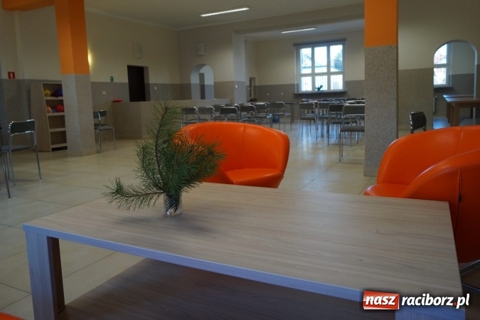 Zdjęcie w galerii na portalu naszraciborz.pl: Biblioteka w Nędzy jak u Billa Gatesa  wiadomości z regionu