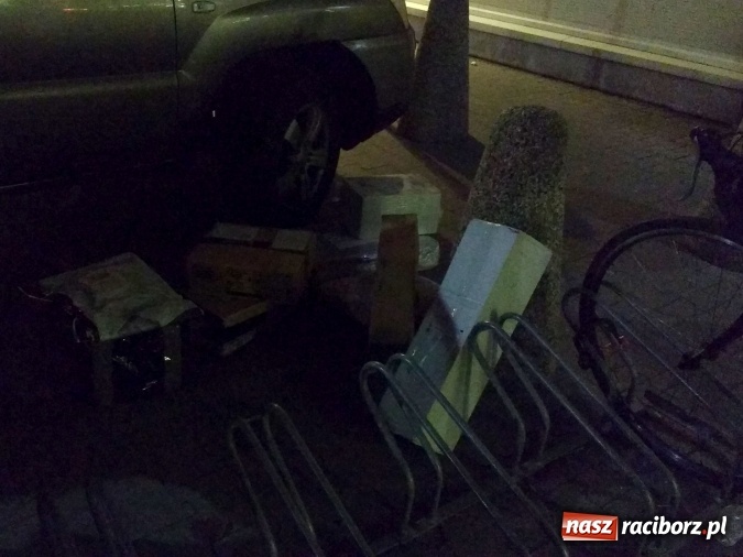 Zdjęcie w galerii na portalu naszraciborz.pl: Przedświąteczna gorączka zakupów i zderzenie z kurierem  wiadomości z regionu