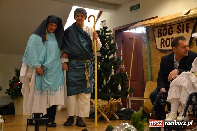 Zdjęcie w galerii na portalu naszraciborz.pl: Spotkanie wigilijne Środowiskowego Domu Samopomocy w Raciborzu wiadomości z regionu
