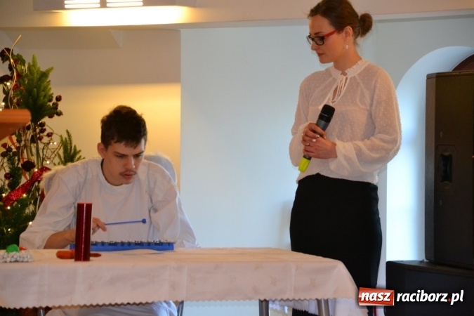 Zdjęcie w galerii na portalu naszraciborz.pl: Spotkanie wigilijne Środowiskowego Domu Samopomocy w Raciborzu wiadomości z regionu