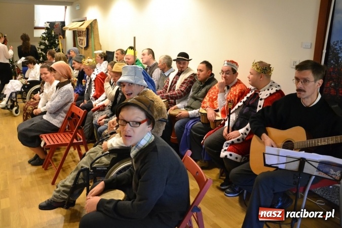 Zdjęcie w galerii na portalu naszraciborz.pl: Spotkanie wigilijne Środowiskowego Domu Samopomocy w Raciborzu wiadomości z regionu