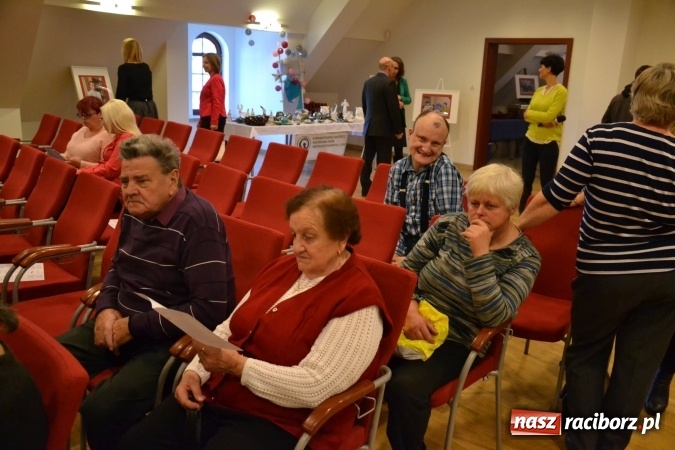 Zdjęcie w galerii na portalu naszraciborz.pl: Spotkanie wigilijne Środowiskowego Domu Samopomocy w Raciborzu wiadomości z regionu