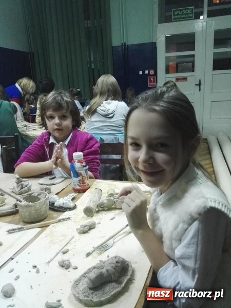 Zdjęcie w galerii na portalu naszraciborz.pl: Warsztaty ceramiczne w Młodzieżowym Domu Kultury wiadomości z regionu
