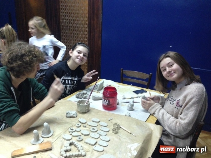 Zdjęcie w galerii na portalu naszraciborz.pl: Warsztaty ceramiczne w Młodzieżowym Domu Kultury wiadomości z regionu