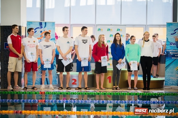 Zdjęcie w galerii na portalu naszraciborz.pl: Ze Śląska na Olimpijskie Areny - młodzi pływacy rywalizowali na pływalni SMS-u  wiadomości z regionu