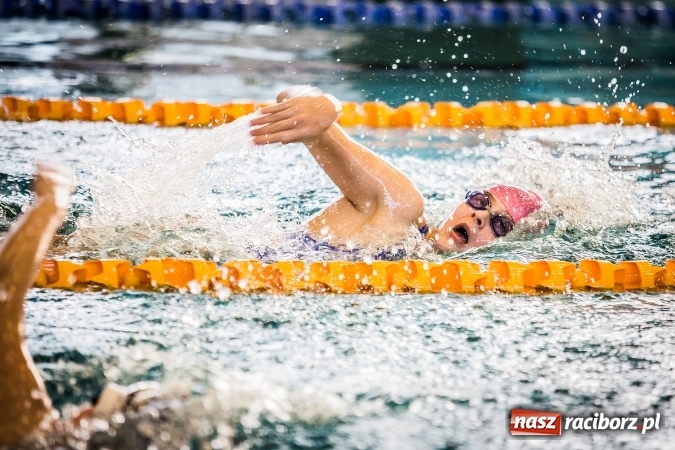 Zdjęcie w galerii na portalu naszraciborz.pl: Ze Śląska na Olimpijskie Areny - młodzi pływacy rywalizowali na pływalni SMS-u  wiadomości z regionu